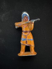 Vintage toy Lead Barclay Manoil B99 Native American Indian Chief with Rifle