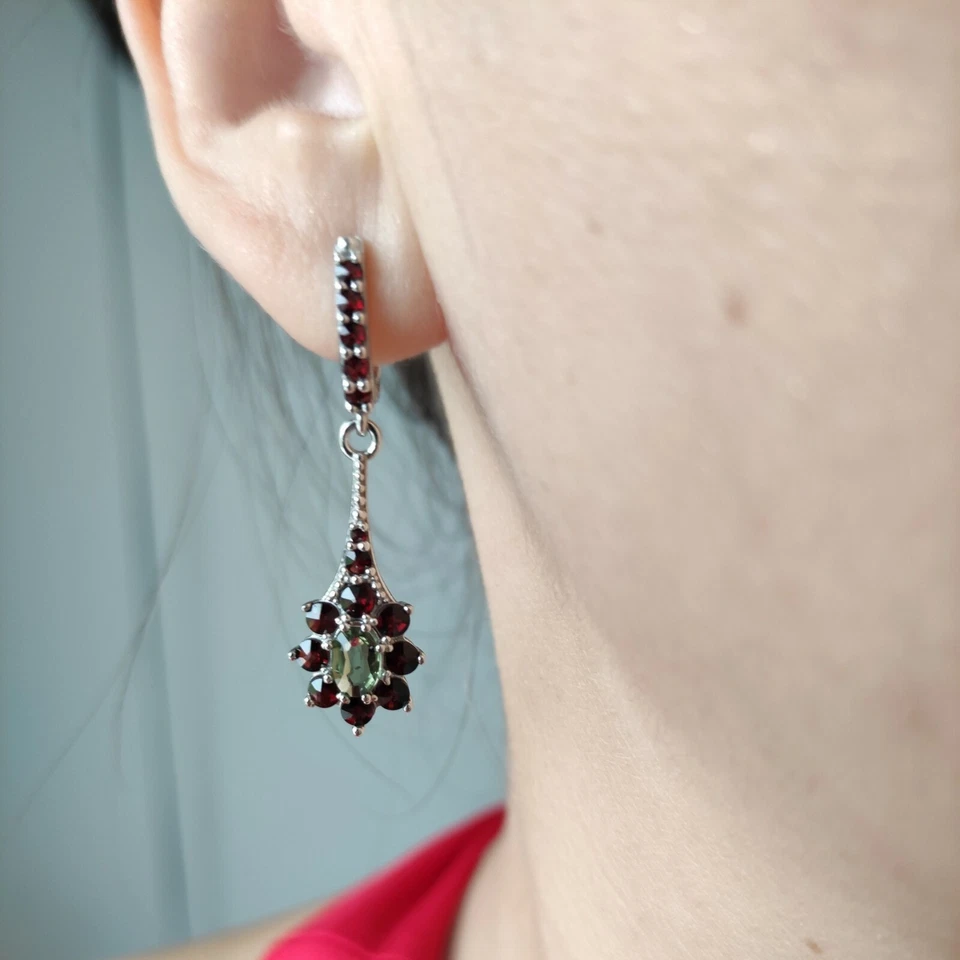 Brincos de prata lustre com granadas e moldavitas tchecas 925, 22K, Ag+Rh - Imagem 4 de 4