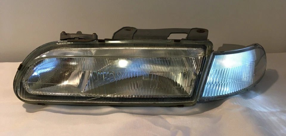 Caprice - HOLDEN VR - VS Holden " Caprice" LH headlight assembly - image 2 of 4