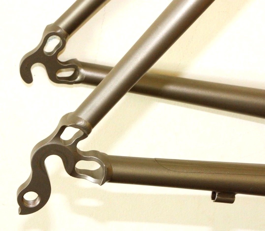 SEROTTA CHT Titanium Hardtail 29er 18in. Tom Teesdale fork SEROTTA CHT Titanium Hardtail 29er 18in. Tom Teesdale fork