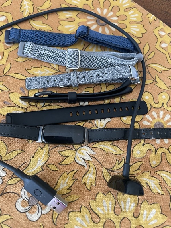 Fitbit Luxe Tracker W/ Charger And Multiple Bands