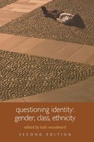 Kath Woodward | Questioning Identity | Buch | Englisch (2004) | Routledge