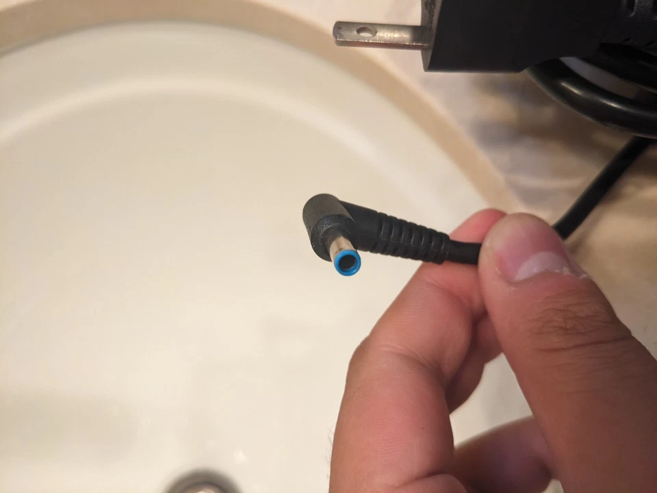 Adaptador CA portátil de repuesto G-XHH105 Foto 3 de 3