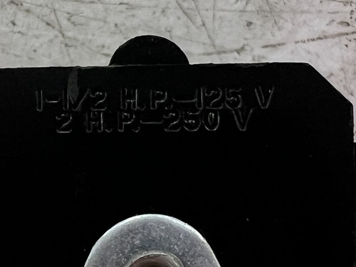 ๐ NEW CUTLER HAMMER 20 AMP TOGGLE SWITCH 1.5 HP @ 125V 2 HP @ 250V 7402K4 - Picture 7 of 8