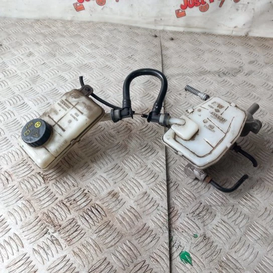 Cilindro maestro freno Renault Traffic 2014-2019 93459234 460913647r 460910323r Foto 2 de 4