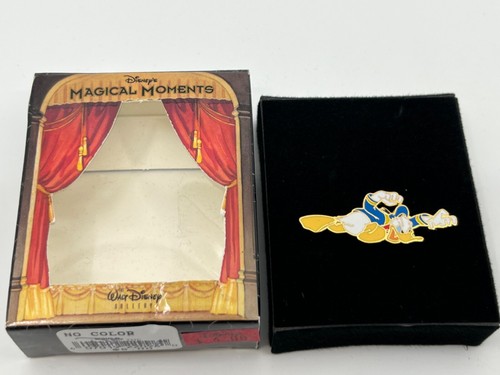WALT DISNEY GALLERY DONALD DUCK 65TH ANNIVERSARY MAGICAL MOMENTS PIN - LE 15,000 - Picture 5 of 7