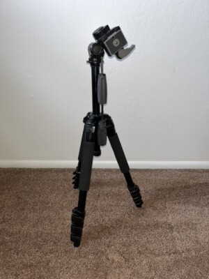 Calumet 7100 Camera Video Tripod for Digital and 35MM Slr Cameras