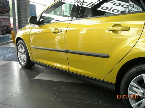 FORD FOCUS MK3 Side Protection Mouldings / Door Protector / Rubbing Strips - Picture 5 of 6