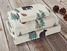 De Leon Collections Sunland Bear Pine Tree Evergreen Forest Sheet and Pillowcase