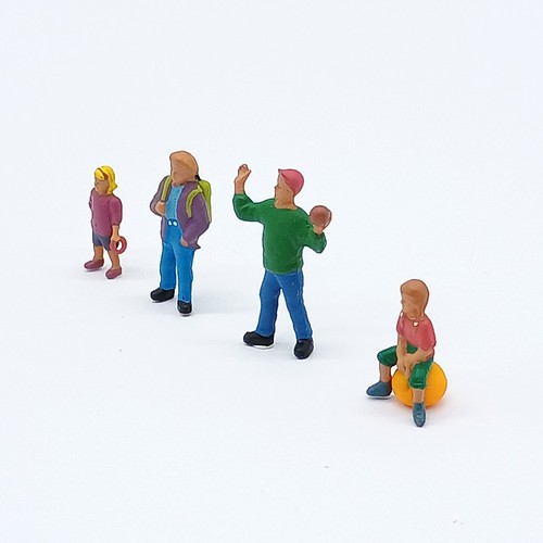 Model Power Figures Children Playing - OO/HO - (Unused) Mint Condition - Picture 2 of 6