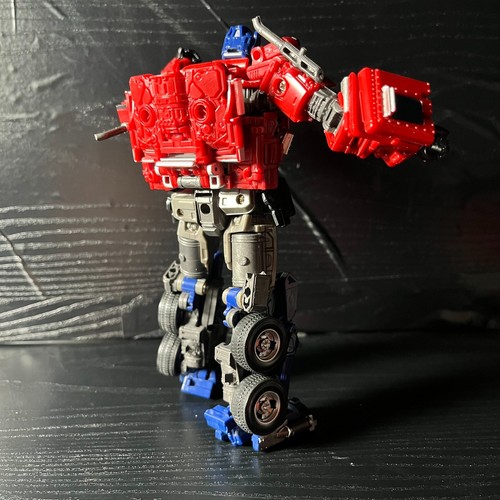 Transformers: Studio Series - Optimus Prime (Voyager Class, SS-30, 2019) Loose - Picture 8 of 16