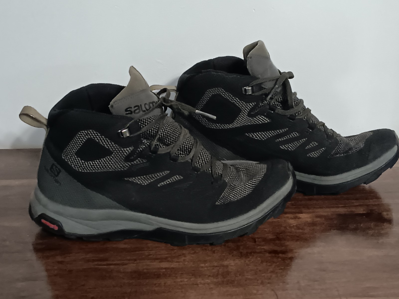 Stivali da trekking Salomon da uomo Outline Mid Gore Tex Beluga nero capers taglia: US 10