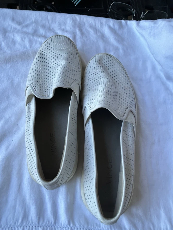 Vince Blair 女式白色穿孔皮革一脚蹬鞋 7 码 37 Ret $225 — 第 4/4 张图片