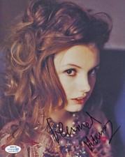Hannah Murray Skins Autographed Signed 8x10 Photo ACOA COA