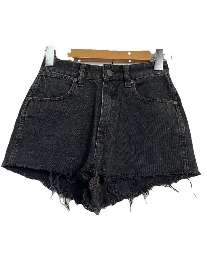 Wrangler ‘ HyRider’ Ladies Size 6 High Rise Denim Shorts Excellent Conditio