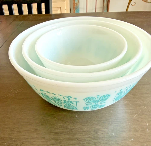 Vintage Pyrex Turquoise Amish Butterprint Nesting Bowl Set, Excellent Condition!