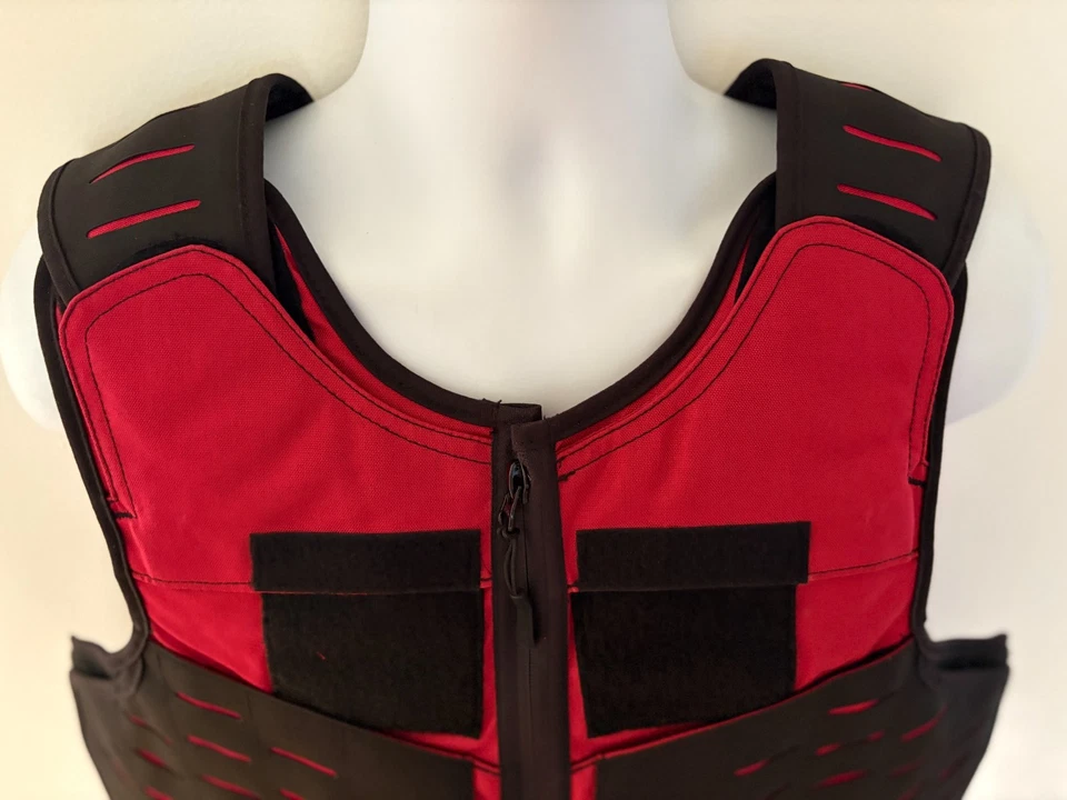 SAFARILAND Male V1 Overt Armor Carrier Front Open Small 2013-2015 Red Webless - Image 4 of 4