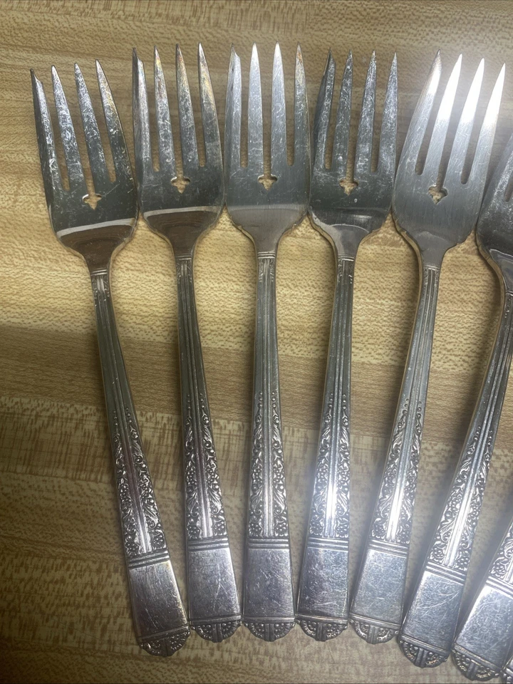 Juego de 8 tenedores de ensalada cubiertos Royal York Tudor Plateados Foto 3 de 4