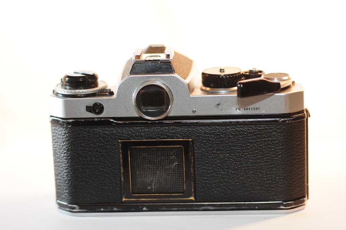 Nikon FE chrome 35mm Film camera body PARTS REPAIR NOT
