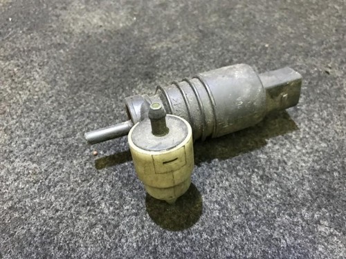 Waschwasserpumpe, Scheibenreinigung  Volkswagen Passat DE256055-98