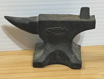 Vintage 4 1/2  Mini Anvil Jeweler Paper Weight Steel Canada Forge