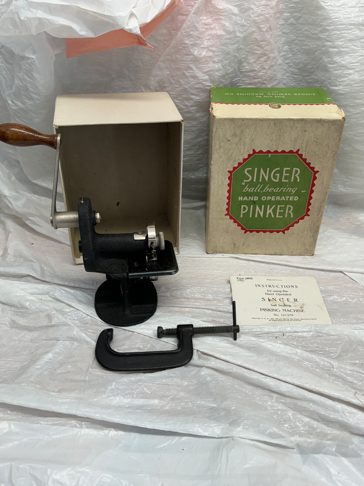 Vintage Singer BallBearing Hand Operated Pinker 121379Box