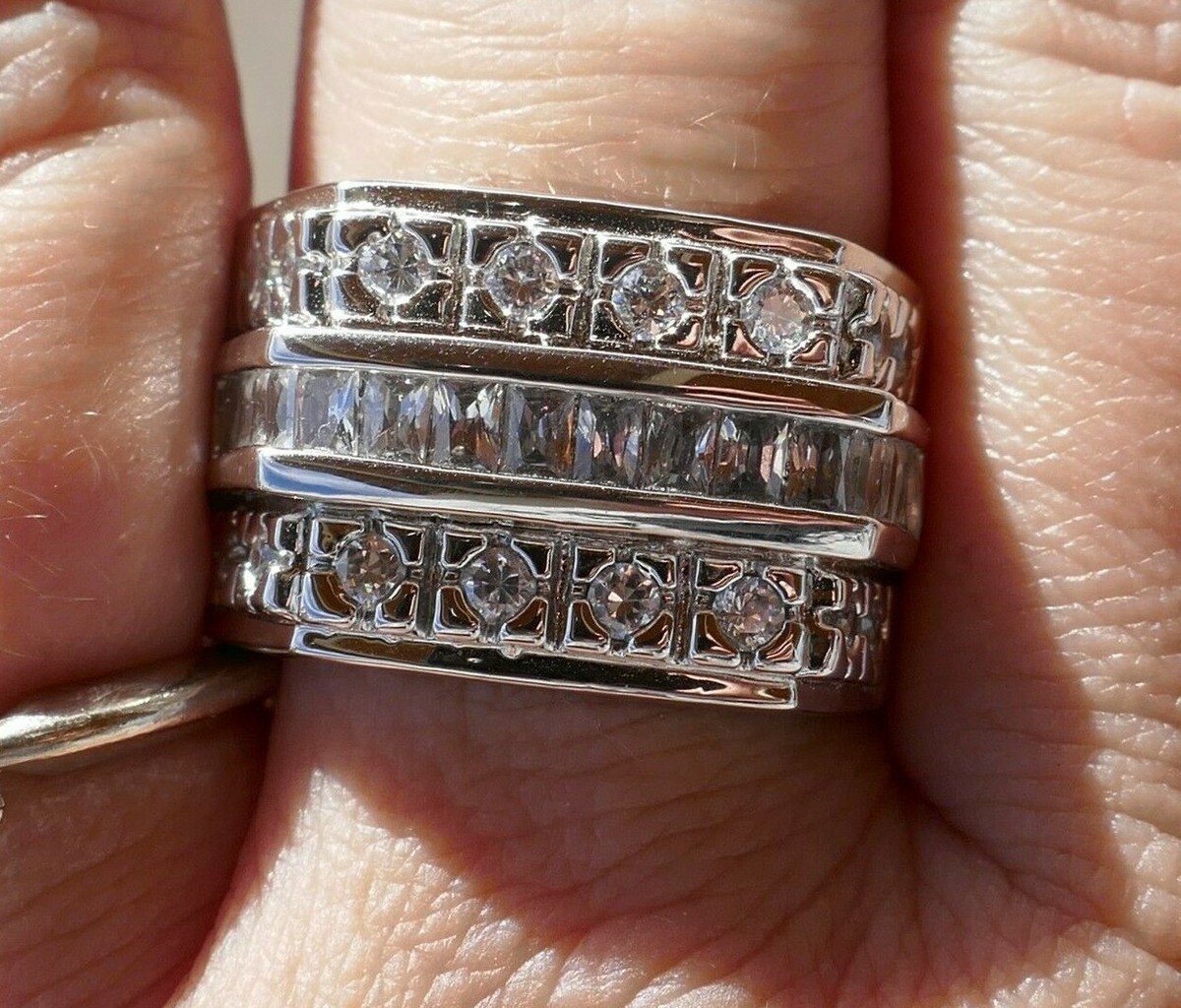 Vintage Designer GM Sterling Silver & Clear Stone Ring Vintage Designer GM Sterling Silver & Clear Stone Ring