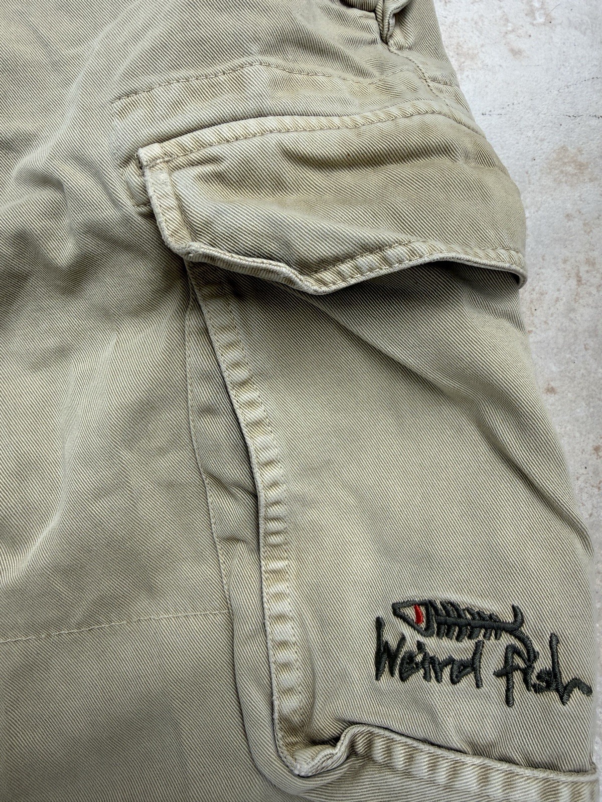 Weird Fish Men's Cargo Shorts Size Medium Khaki Green Pockets image 2