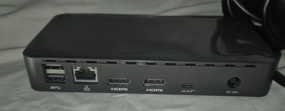 ESTACIÓN DE ACOPLAMIENTO TARGUS UNIVERSAL DOCK310USZ USB-C DUAL 4K 65W + Adaptador de CA Usado Foto 2 de 4