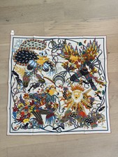 Hermes le sacre des saisons silk scarf 90, beige, craie/jaune, new in box