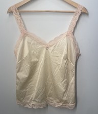 Vintage Olga Lace Satin Camisole Womens Size 36 Small Cottagecore Floral