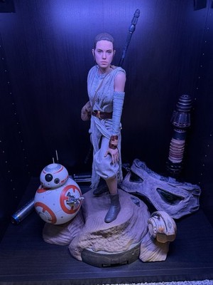 Star Wars Force Awakens Rey Exclusive Sideshow Premium Format + Epic Extras