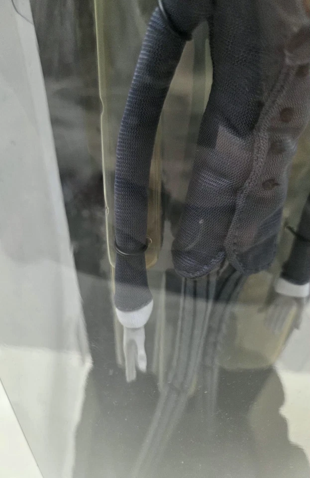 NUEVO McFarlane Tim Burton's Corpse Bride 12" Victor Fashion Doll Figura 2005 Foto 4 de 4