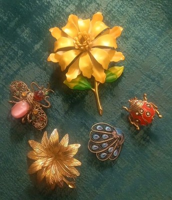 Origineller Modeschmuck aus Sammlungsauflösung (z. T. signiert bzw. Silber 925)