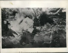 1944 Press Photo Damage from bombing raid over Balikpapen in Borneo - pim02500