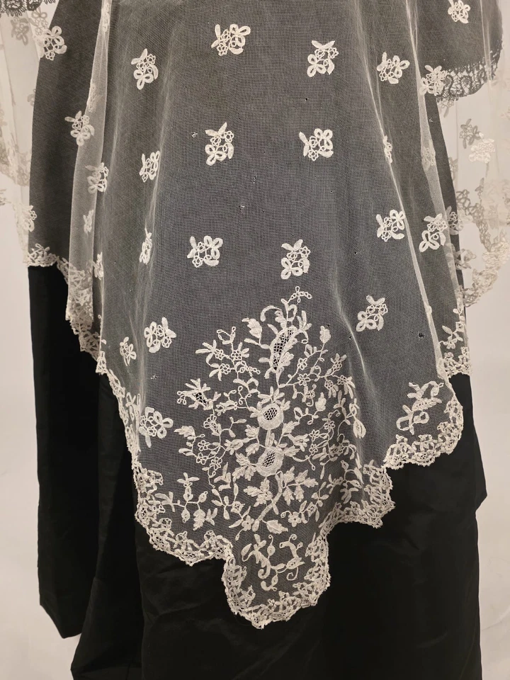 ANTIQUE 1840’S HAND MADE FLORAL LACE BRIDAL NET WEDDING BONNET VEIL FOR DRESS - Image 2 of 4