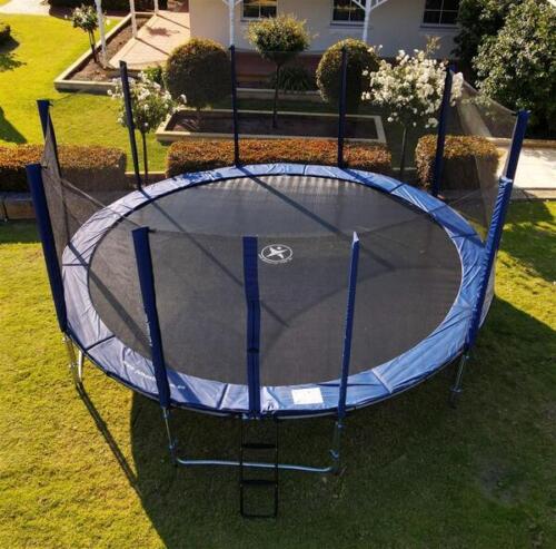 16FT Trampoline with Enclosure - Picture 1 of 6