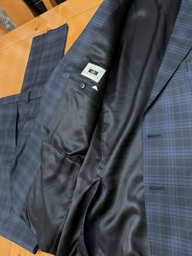 Made in USA - 44 R (38 W) Joseph Abboud - Luxury Italian Fabric, Wool, Plaid - Picture 5 of 20