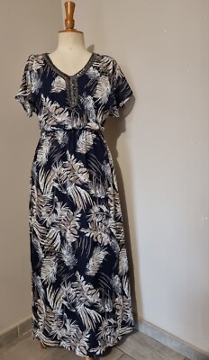 LOLA LIZA ROBE LONGUE PLASTRON SEQUINS PERLES FILS DORÉS