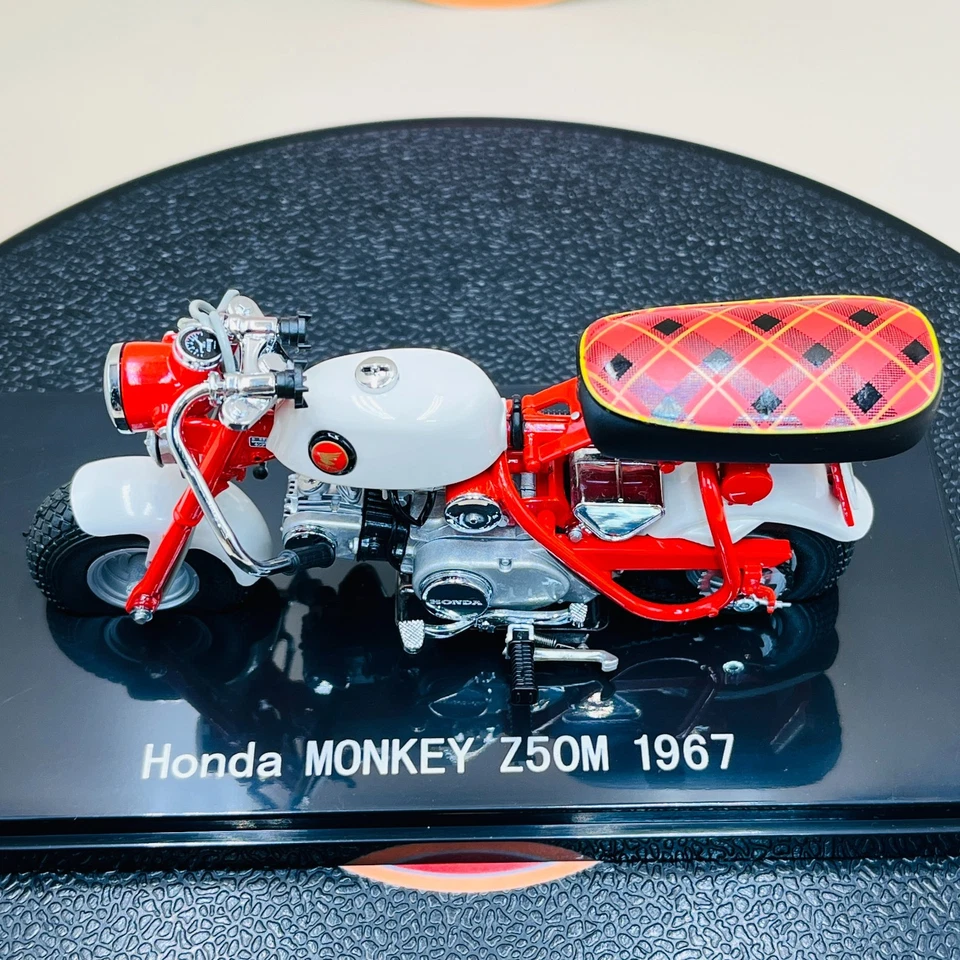 EBBRO 1/10 Honda Monkey Z50M 1967 Red MMP Premium Collection Model Japan - Image 4 of 4
