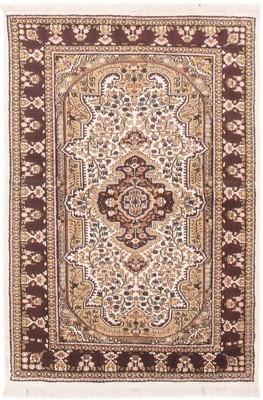 Traditional Hand-Knotted Bordered Area Rug 4'0'' x 6'0'' Wool Carpet