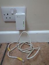 TP-Link TL-WPA4220 Powerline Wi-Fi Extender 2 Ports - 600Mbps/300Mbps + Cable