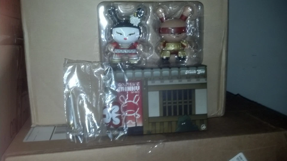 Huck Gee Kabuki & Kitsune Gold Life 2 Pack TAG 11/10 Exclusive Red LE 200 SIGNED - Image 2 of 4