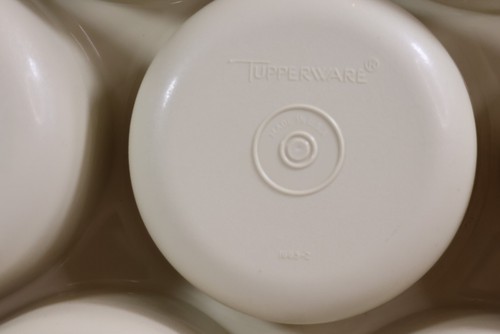 Vintage 1 set Tupperware Veggie Dip Tray w/lid 14x3.3 inches light cream color - Picture 8 of 10