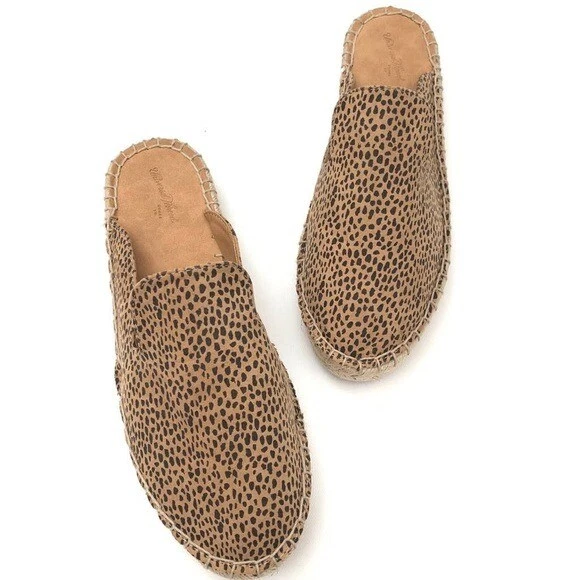 Universal thread leopard mules discount