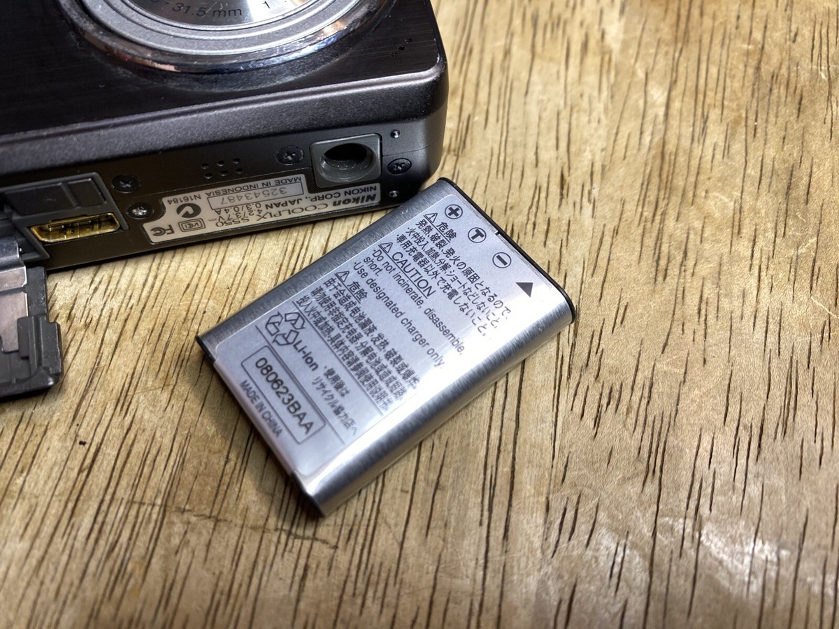 Nikon CoolPix S550 10MP Digital Camera Graphite Black Tested