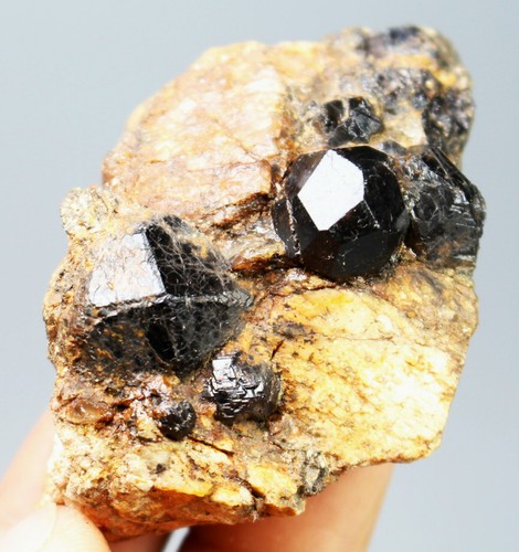 Natural Beauty Rare Red Garnet Quartz Crystal Mineral Specimens / China 68g - 第 1/12 張圖片