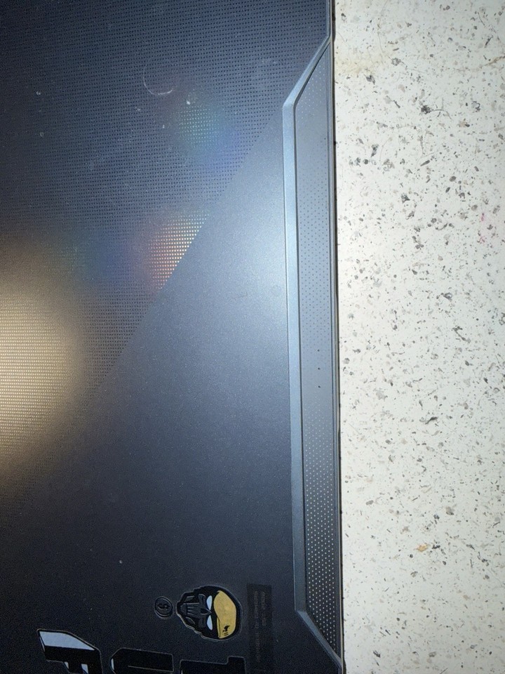 Asus ROG Zephyrus M15 GU502L en review: Portátil de juego compacto con reservas Turbo