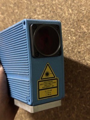 SICK DME3000-111S09 Laser-Distanzsensor Gleichstrom (DC) 18 30V