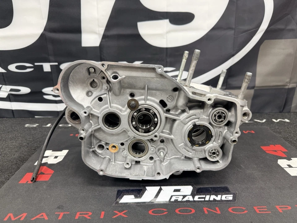 Оригинальный комплект картера 2003 KAWASAKI KX250 слева и справа! 14001-1307, хорошие чехлы KX250 - Изображение 3 из 4